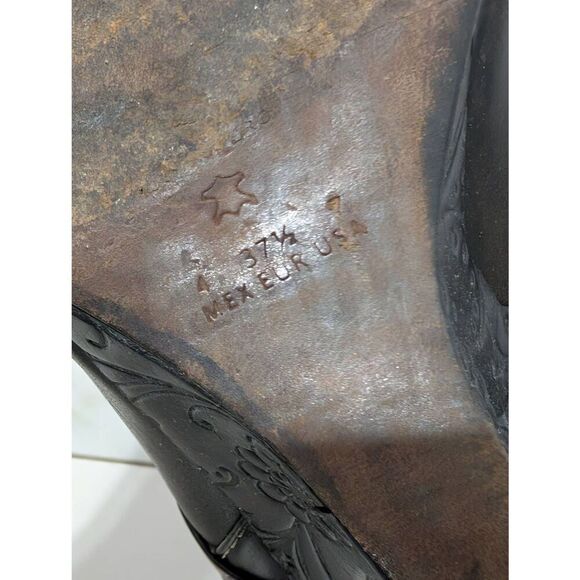 Dione Women's Gray & Black Solid Almond Toe Leather Bootie Size 4 - Picture 9 of 11